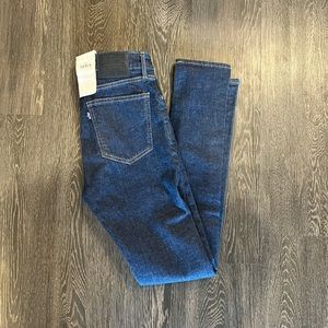 Levi’s 721 High-rise Skinny’s!